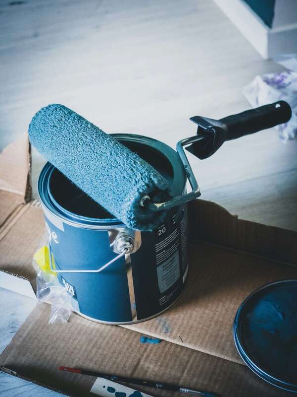 Combien coûte la peinture d’un appartement de 50 m² ? Le budget poste par poste