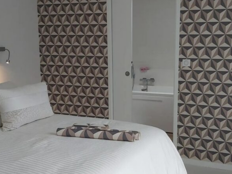peinture à motifs en chambre