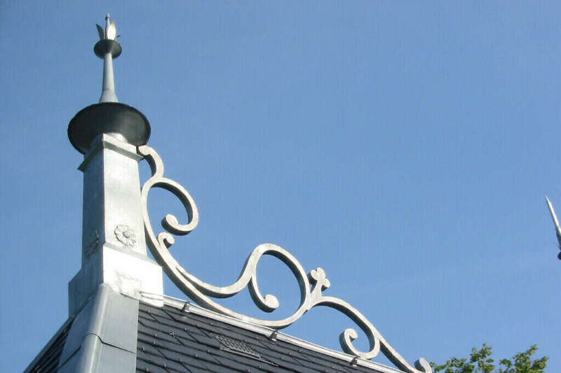 Le faîtage et l’arêtier