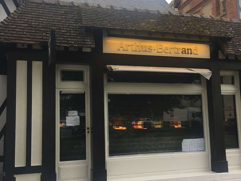 habillage facade paris 
