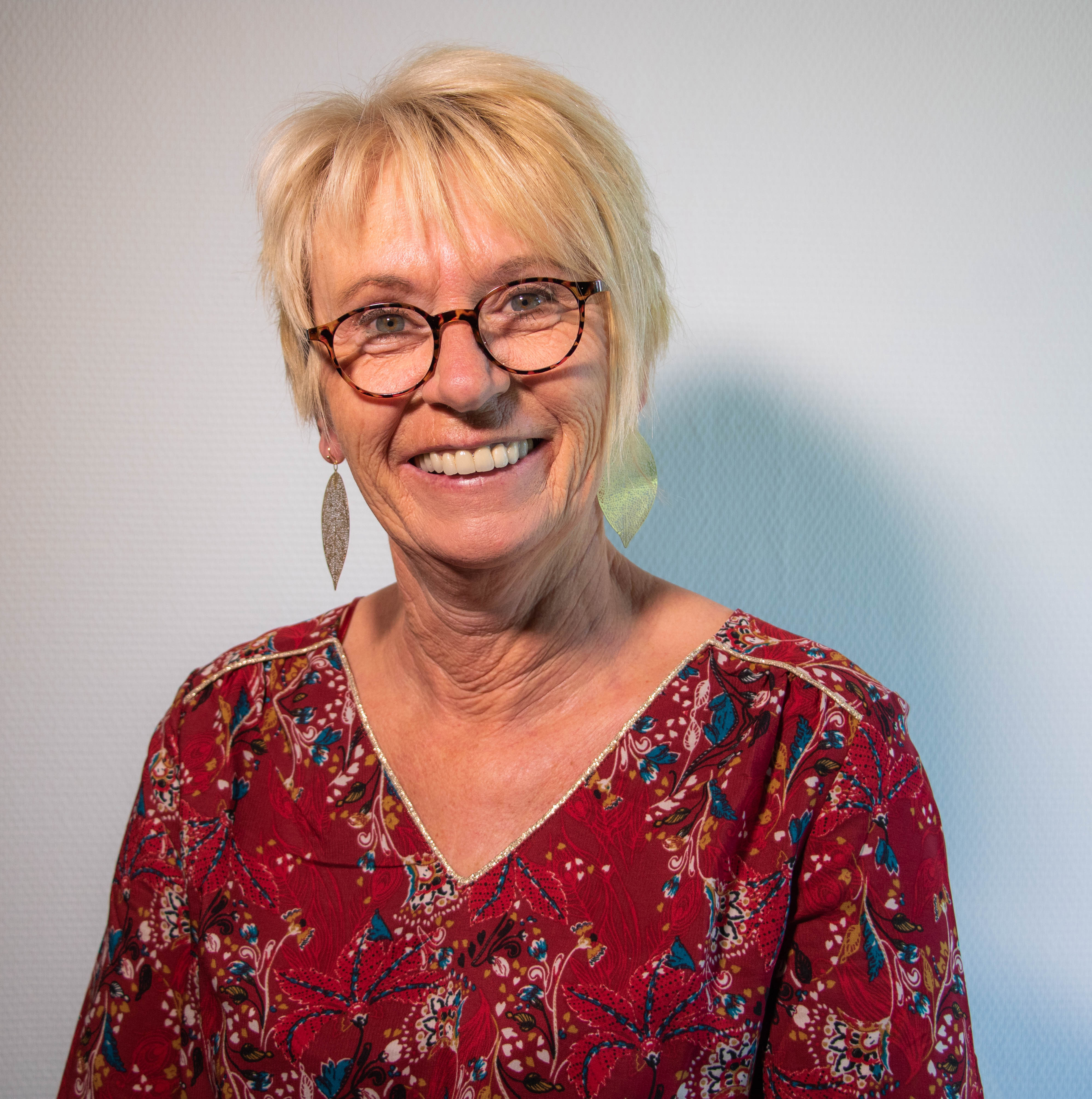 Corinne Morgino // Thérapeute et praticienne en hypnose Eriksonnienne, EMDR et EFT sur St Genis Laval.