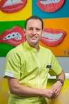 Docteur Chams TEBOURBI, chirurgien dentiste