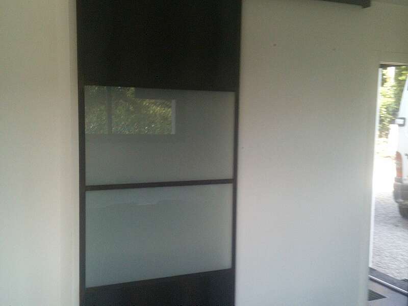 porte_opale_et_acier_brut