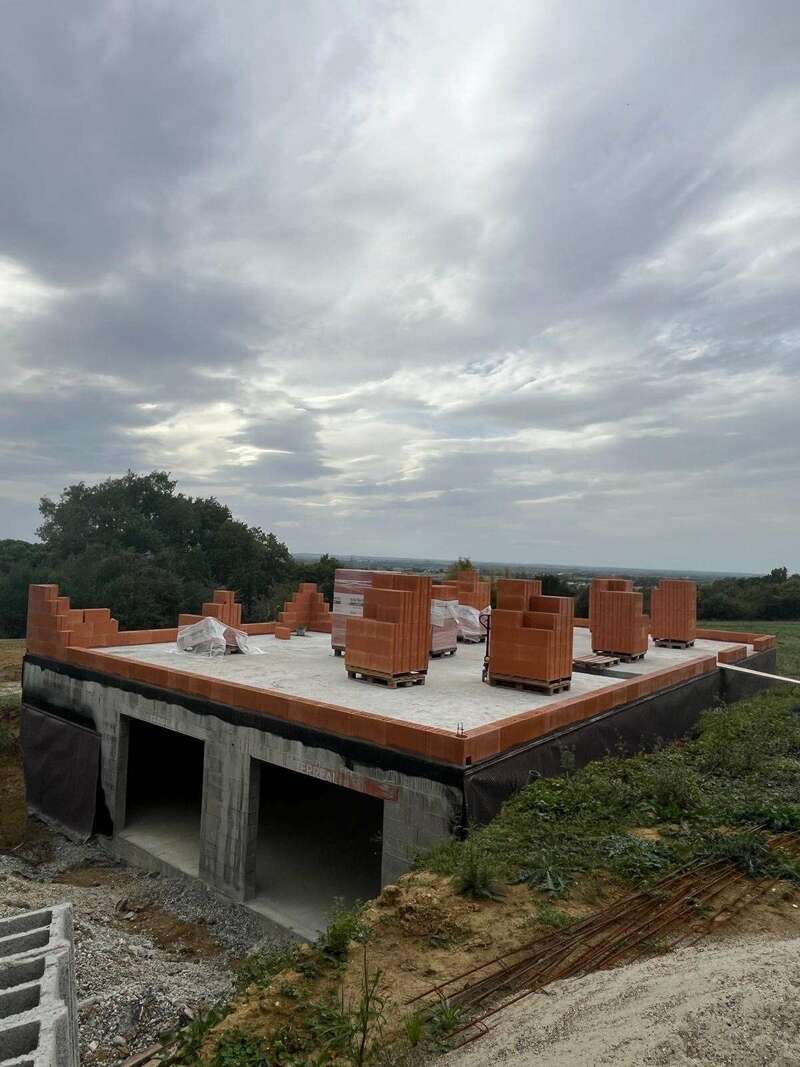 57c98ebe-0f87-417e-b109-db4ea5793a03