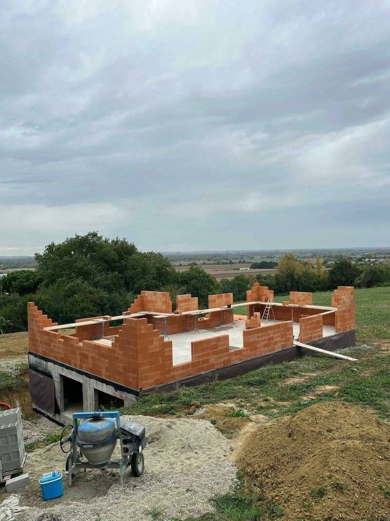 16ab7f58-2192-41a4-ab7d-6edfb18e8983