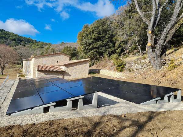 Installation station panneaux solaires à Draguignan
