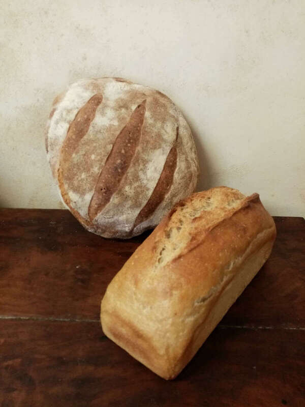 Les Mains dans l'Pétrin ! Du pain associatif cuit au feu de bois ! 