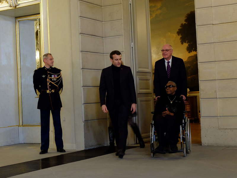 Emmanuel Macron, Maryse Condé et Richard Philcox