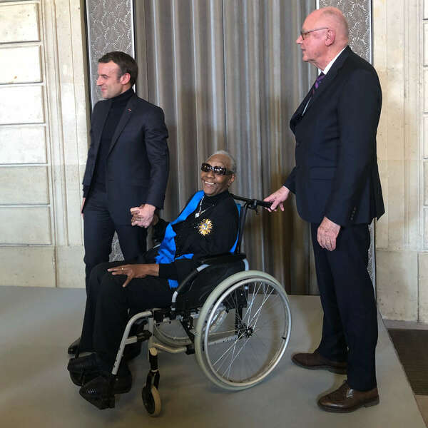 La cérémonie- Maryse Condé, Grand’ Croix de l’ordre du mérite 