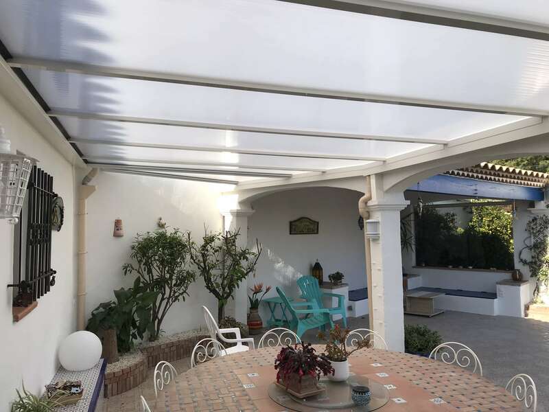 pergolas_toiture_fixe_polycarbonate