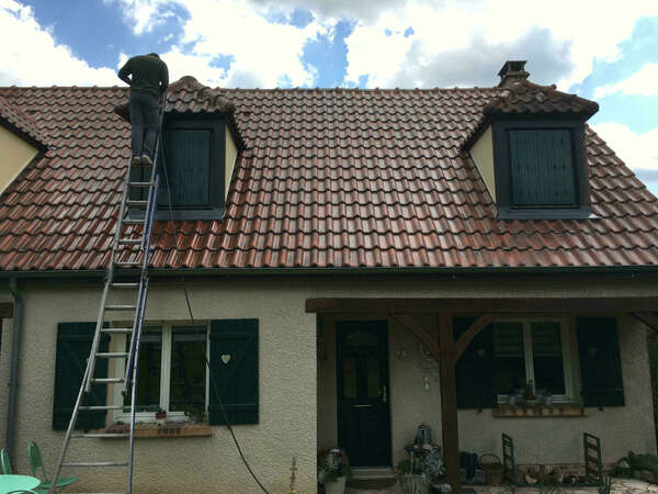 Démoussage d'une toiture à Athis-Mons 91200