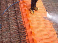 mini_nettoyage_et_demoussage_de_toiture_7720231106-1563117-zsch0z