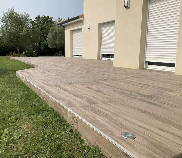 TERRASSE EN DALLAGE SUR PLOT