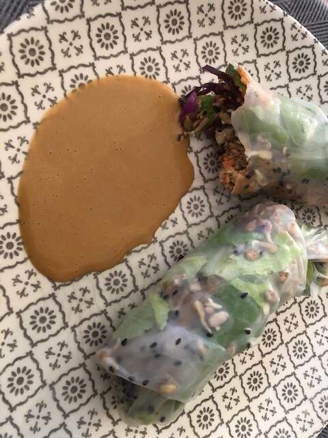 Rouleaux de printemps 100% végétaux à la sauce un peu thaïe