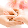 Massage shiatsu des mains pour bien-être et confort