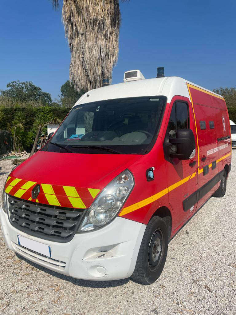 a95f7828-d6bf-4fb8-9960-3a5a69a7de9b