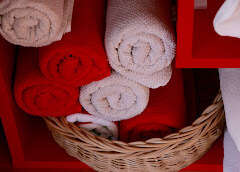 Et si vous apportiez votre propre serviette ? Une petite habitude pour un grand impact !