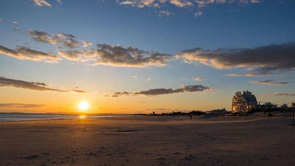 Gestion locative mixte à La Grande Motte : la stratégie premium pour rentabiliser chaque saison