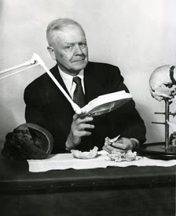 Histoire de l'ostéopathie, naissance du concept crânien.