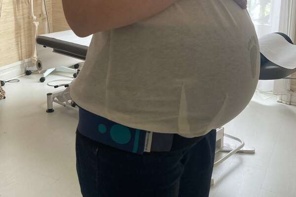 Les ceintures de grossesse : utiles ou à éviter ? L’avis de votre ostéo