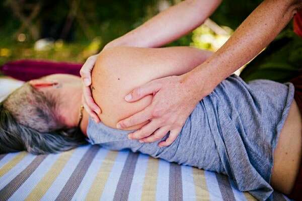 Atelier découverte massages du 7 mai - massage du dos