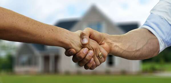 Comment réussir la vente de votre bien immobilier sans agence : le guide complet