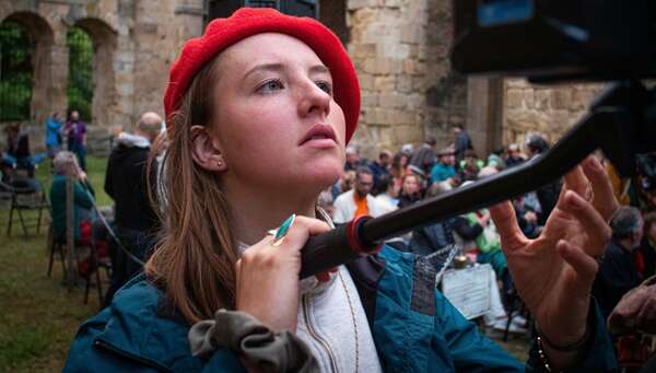 De Mains Locales : un documentaire pour et par les jeunes du département