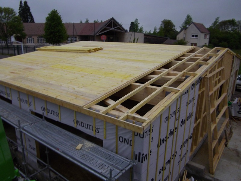 Ecran de protection et contrelattage.