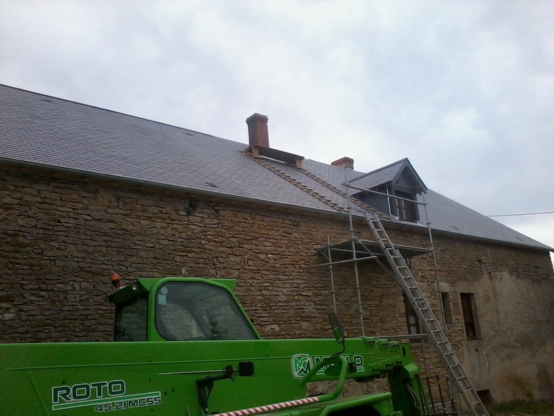 Autre habitation couverte en ardoise.