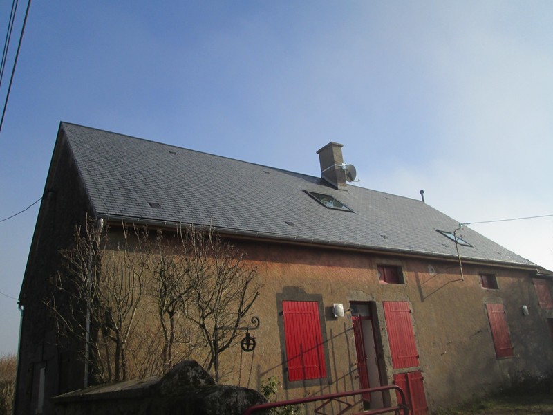 Vue d'un pavillon avec crochets black inox.