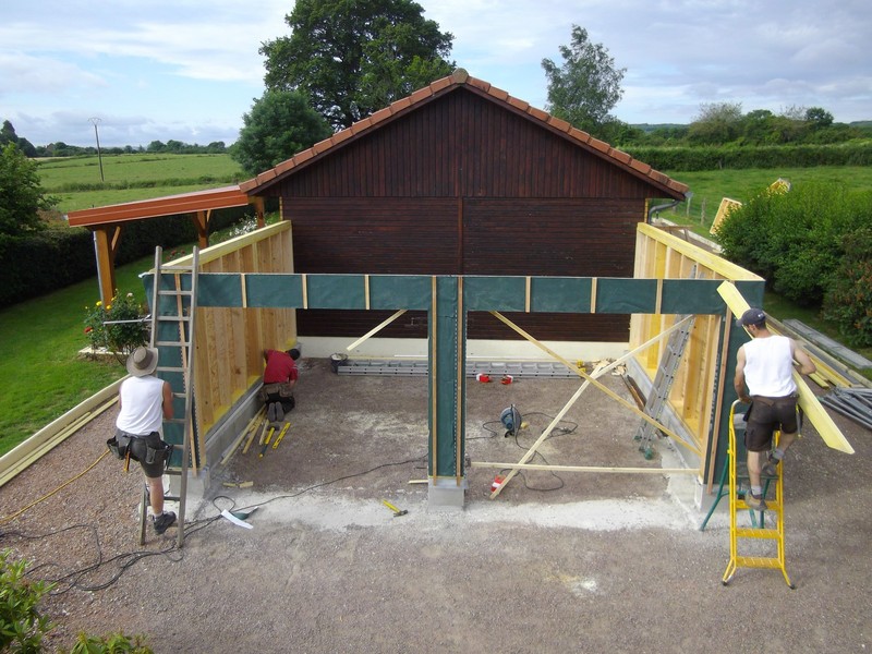 Murs à ossature bois pour un garage.