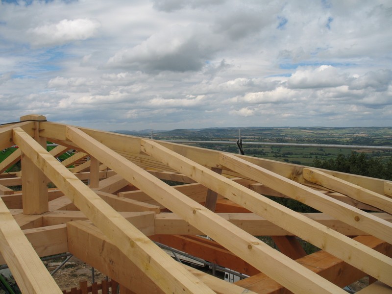 Charpente du pavillon carré avec arêtiers et empannons.