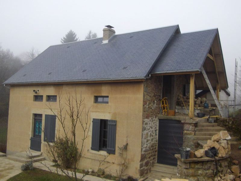 Maison couverte en ardoise de 3.5 mm.