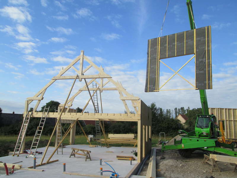 Levage d'un mur de façade.