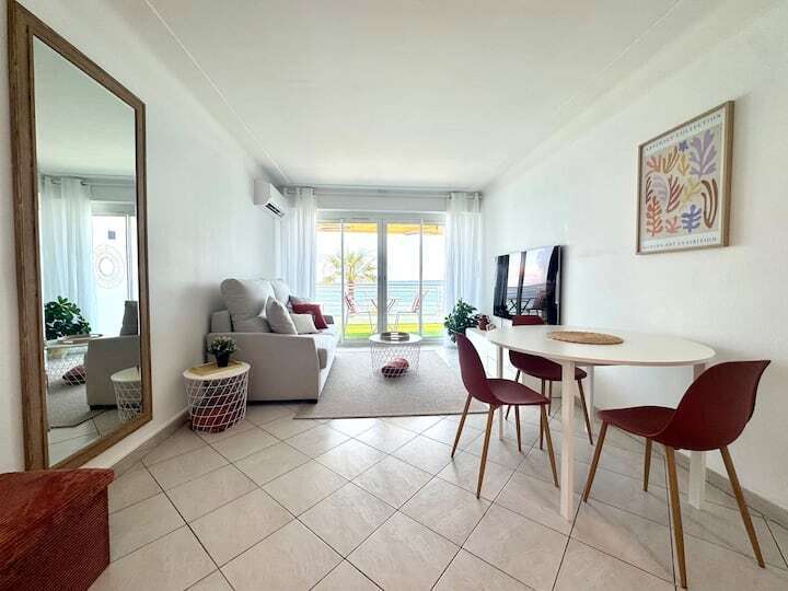 2c3d4e42-3a58-4310-94be-2bd8b1372a50