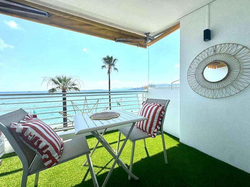 06756b4f-4df5-48d7-8c0a-4fc6338ba0f3