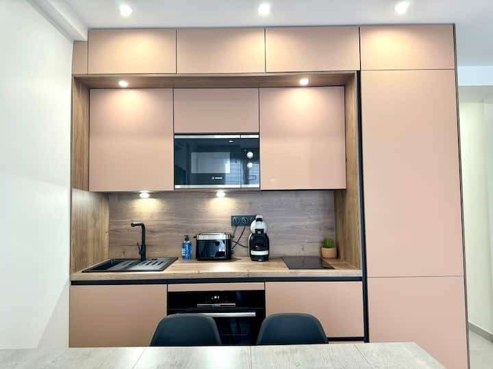 d186027f-105f-4f60-b002-17d765d1e743