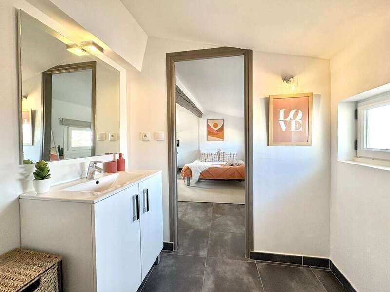 c9e65b3f-72a2-4a27-aa66-17f0dd826ee0