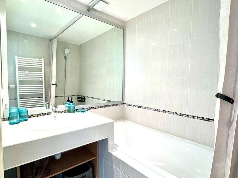 93e276b9-6b15-4d3a-a6ac-c1fb3cf3a0b7