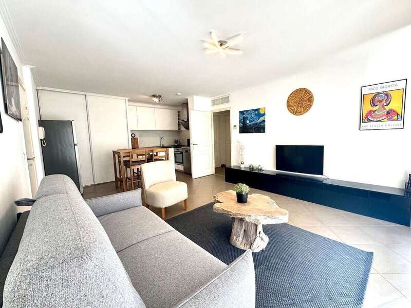 aa9d431b-cb71-471d-b13b-bff868e7f976