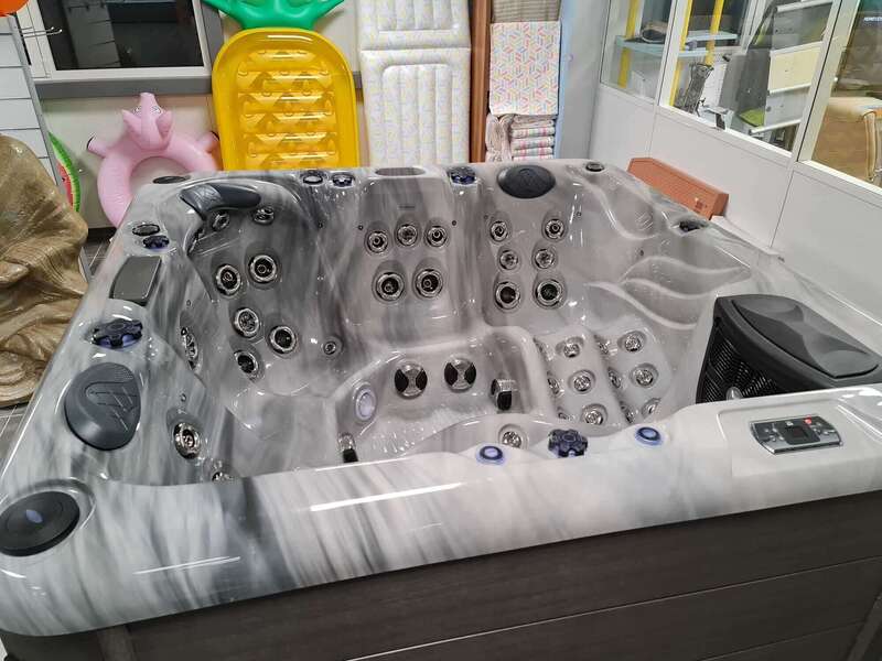 1e03184b-f3f3-48d3-85b6-29429ca185e9