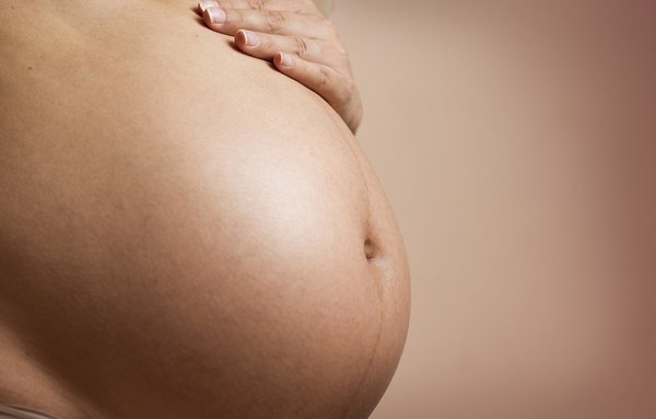 Puis je consulter un ostéopathe alors que je suis enceinte ?