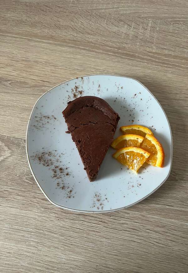 Gâteau au chocolat sans lactose et sans sucre ajouté. 
