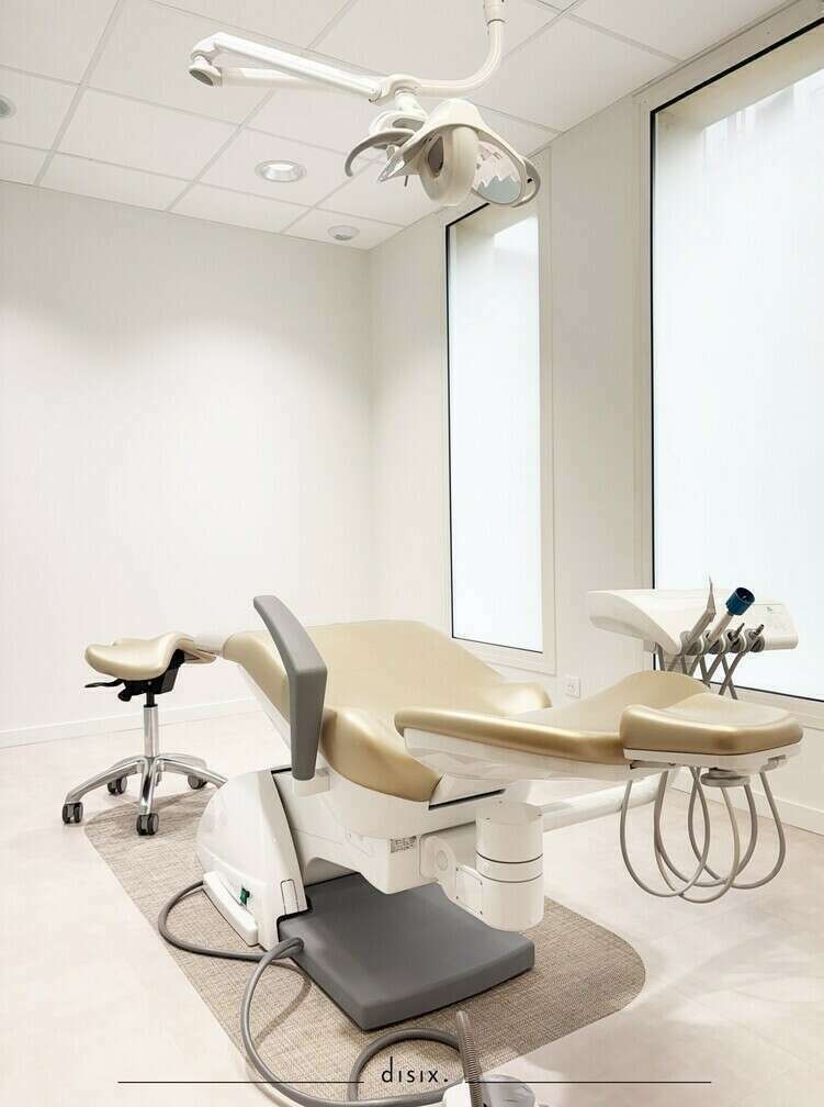 fauteuil-dentaire-220250207-2605837-r7ifba