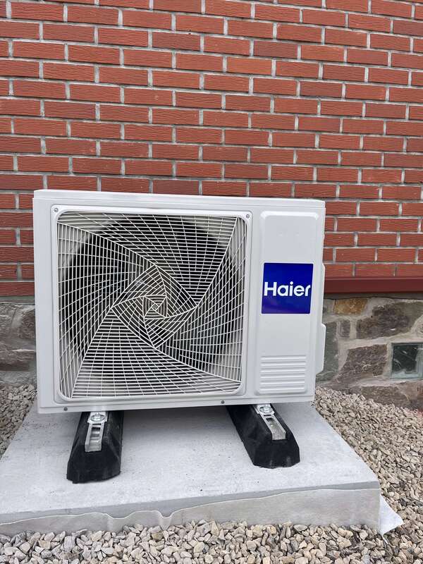 Pourquoi nous avons réalisé une dalle béton pour l'installation d'une pompe à chaleur