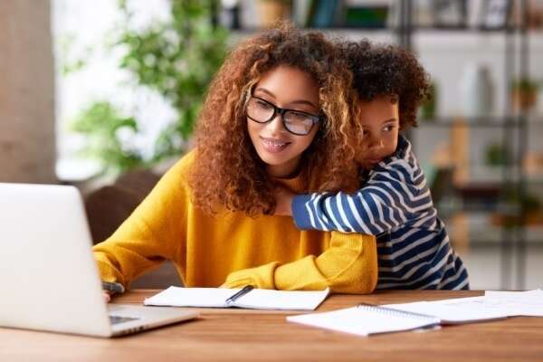 Congé parental d’éducation : un délai à respecter ?