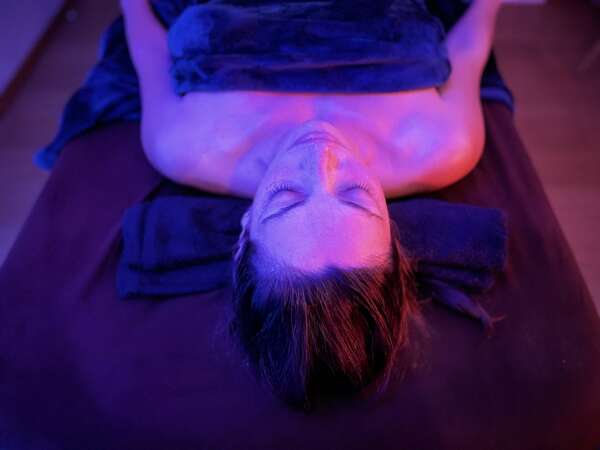 Offrez une expérience unique : massage & sophrologie pour une femme enceinte