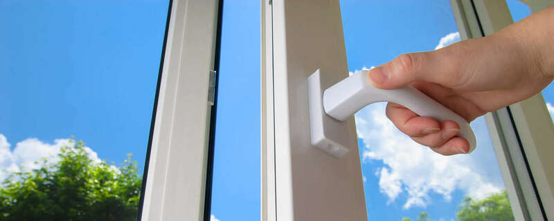 Installation de portes-fenêtres lumineuses et isolantes à Amiens