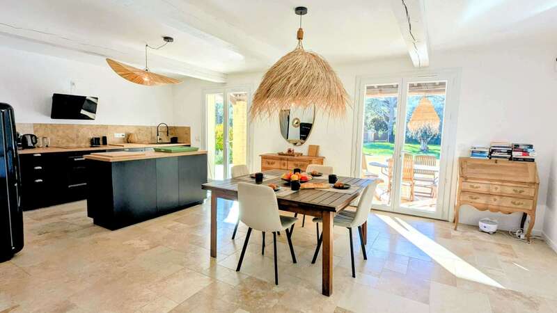 3dbdf882-c92b-4d48-ab83-560317861db1