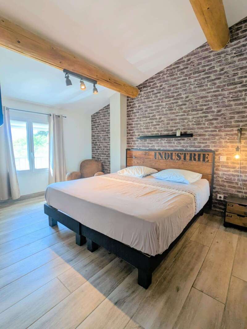 f67d0990-d0e4-4b93-9127-2764d1c95aff